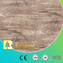 Suelo de madera laminada raspado mano de la nuez del vinilo 12.3mm E1 HDF
